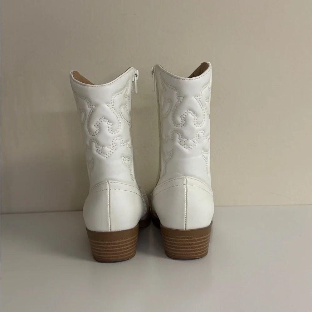 Soda: Girls Western Cowboy Stitched Low Heel Boots, Size 3